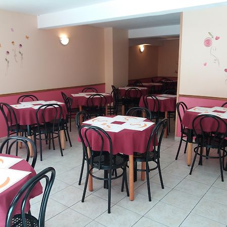 Somriu Hotel City M28 Андорра-ла-Велья Экстерьер фото
