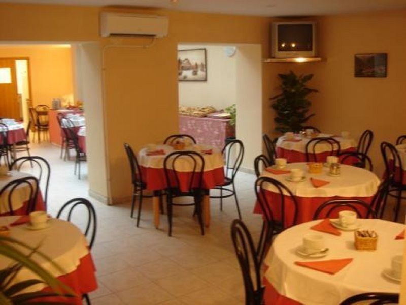 Somriu Hotel City M28 Андорра-ла-Велья Экстерьер фото