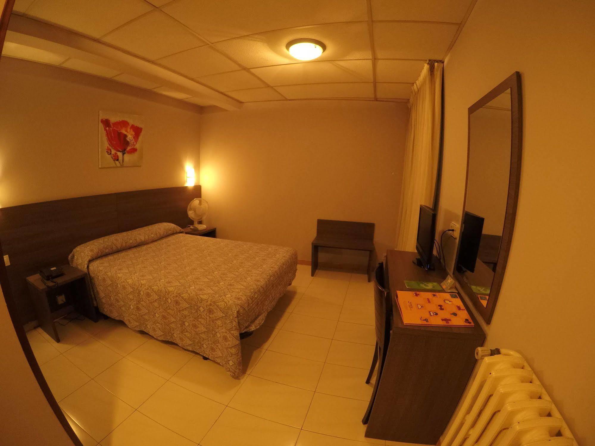 Somriu Hotel City M28 Андорра-ла-Велья Экстерьер фото