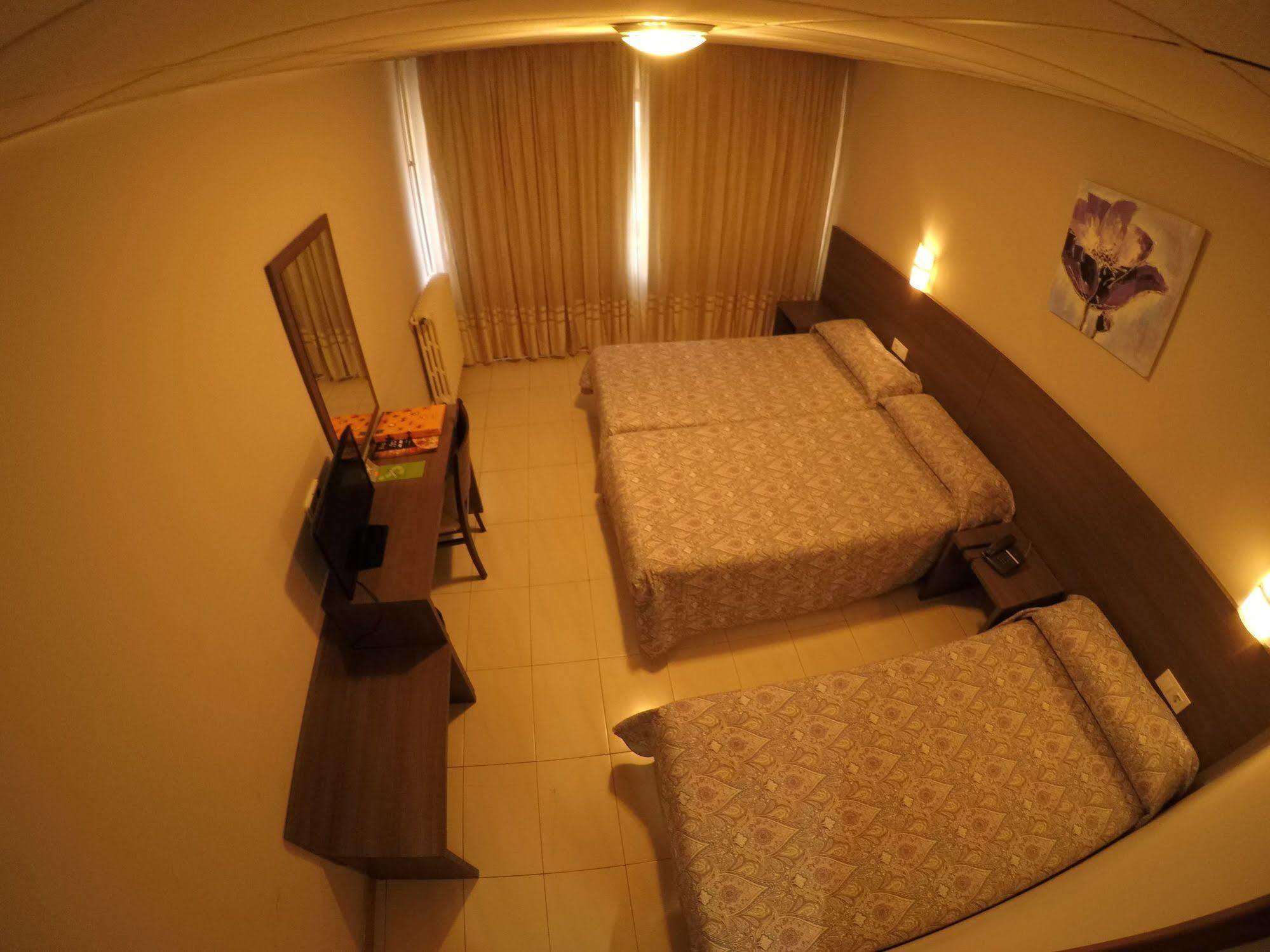 Somriu Hotel City M28 Андорра-ла-Велья Экстерьер фото